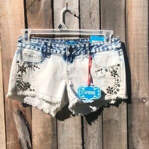 𝅺l’amour Distressed Denim Bleached Shorts NWT